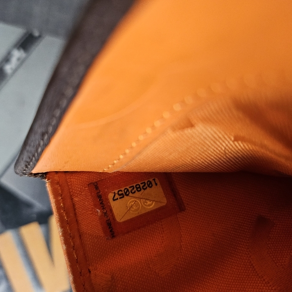 VINTAGE CHANEL CAMBON LAMBSKIN LEATHER Bifold Wallet - Picture 7 of 10